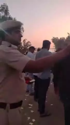 करौली कैला देवी जाने वाले यात्रियों की सेवा में लगी सूरोठ की पुलिस आम जान की सेफ्टी का रखा ध्यान