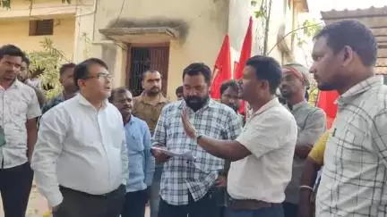 पेयजल विभाग में पीने का पानी के लिए धरना प्रदर्शन