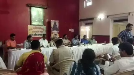 भगवान जिनेन्द्र के वार्षिक मेला 2025 की व्यवस्थाओं को लेकर एसडीएम व एएसपी ने श्रीमहावीरजी मंदिर परिसर में मंदिर प्रबंधन से की चर्चा
