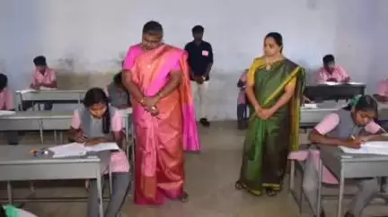 திருச்செங்கோடு: மாவட்டத்தில் துவங்கியது 10-ம் வகுப்பு பொதுத்தேர்வு - எலச்சிபாளையத்தில் தேர்வு மையத்தை ஆய்வு செய்த ஆட்சியர் உமா