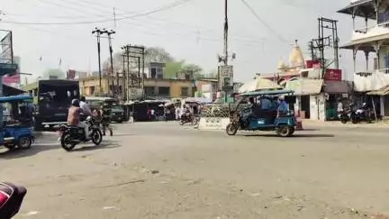 কালিয়াচক ২: দুই গোষ্ঠীর সংঘর্ষে উত্তপ্ত মোথাবাড়ি এলাকা, এলাকায় চলছে কেন্দ্রীয় বাহিনী ও পুলিশের টহল
