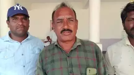దుబ్బాక: దుబ్బాకలో తాసిల్దార్ కార్యాలయం పాత భవనంలోనే కొనసాగించాలని కోరుతున్న ప్రజలు