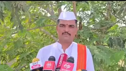 शिरूर कासार: नारायणगडाच्या उत्तराधिकारी पदी ह भ प संभाजी महाराज यांच्या नियुक्तीच्या निर्णयाचे झांजे महाराजांनी केले स्वागत
