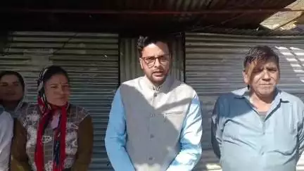 नारायणबगड़: उपजिलाधिकारी पंकज भट्ट ने सूचना पर नारायणबगड़ के रेस गांव में छापा मारकर चलाया संयुक्त चेकिंग अभियान