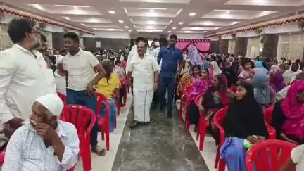 வண்டலூர்: கூடுவாஞ்சேரியில் உள்ள தனியார் திருமண மண்டபத்தில் புனித ரமலான் திருநாளை முன்னிட்டு இஸ்லாமிய மக்களுக்கு நலதிட்ட உதவிகளை அமைச்சர் அன்பரசன், வழங்கினார்