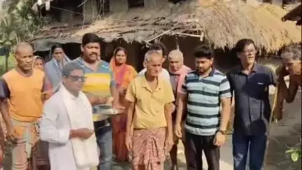 খেজুরি ২: কুঞ্জপুরে আজ একটি ঢালাই রাস্তা নির্মাণের শুভ সূচনা করলেন গ্রাম পঞ্চায়েতের প্রধান কালীপদ মন্ডল