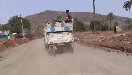 मोहनपुर रांगा सड़क बना पशुतस्करी का अड्डा ,ये पहाड़ी इलाके की सड़क गोड्डा व साहेबगंज जिले को जोड़ने वाली सड़क