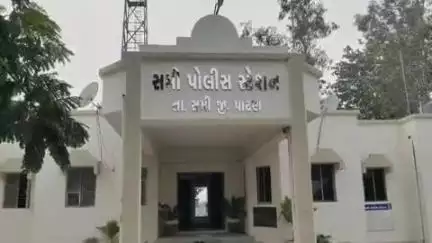 સમી: દૂદખા ગામે પ્રેમલગ્નના મામલે બે પક્ષો વચ્ચે લાકડી અને તલવારથી મારામારી 6 ઇજાગ્રસ્તને ધારપુર સારવાર અર્થેડાયા