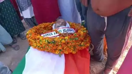 इमादपुर थाना क्षेत्र अंतर्गत बेर ई गांव में कार्यरत एयरफोर्स के अकास्मिक मौत