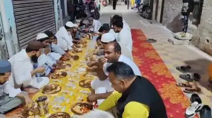 #गंगा जमुनी तहजीब की मिशाल पेश, घोसी नव निर्माण मंच ने इफ्तार पार्टी का किया आयोजन