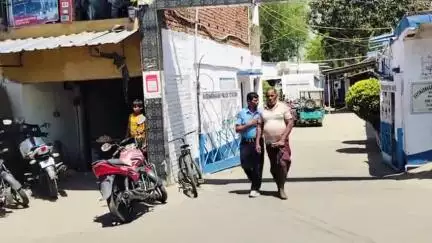 কালিয়াচক ১: বিএসএফ ক্যাম্প এলাকা থেকে মদ্যপ অবস্থায় মারপিট করায় গ্রেফতার এক , শনিবার আদালতে পেশ করে পুলিশ