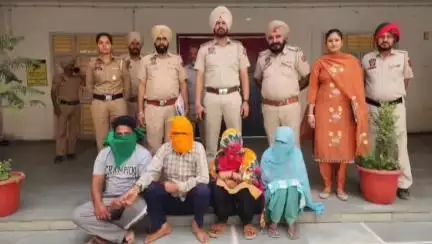 ਮੌੜ: ਥਾਣਾ ਮੌੜ ਏਰੀਆ ਭੋਲੇ ਭਾਲੇ ਵਿਅਕਤੀਆਂ ਨੂੰ ਆਪਣੇ ਜਾਲ ਚ ਫਸਾ ਮਹਿਲਾ ਅਤੇ ਸਾਥੀ ਲੁੱਟਦੇ ਸਨ ਚਾਰ ਗਿਰਫਤਾਰ