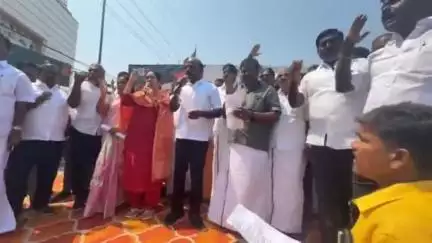 கிண்டி: பாஜக அரசு வஞ்சிக்கிறது - நெடுஞ்சாலையில் திமுக சார்பில் நடந்த ஆர்ப்பாட்டத்தில் எம்பி தமிழச்சி தங்கபாண்டியன் ஆவேசம்