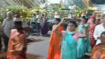 खरसिया पुरानी बस्ती मठखनवा तालाब पार वासियों ने चैत्र नवरात्रि के अवसर पर एक दिन पूर्व निकाली कलश यात्रा...