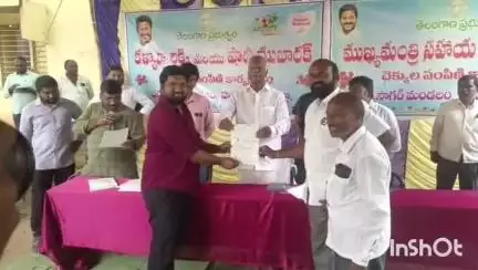 ధర్మసాగర్: ధర్మసాగర్, వేలూరు మండలాల్లో కల్యాణ లక్ష్మి, షాదీ ముబారక్ చెక్కుల పంపిణీ చేసిన ఎమ్మెల్యే కడియం శ్రీహరి