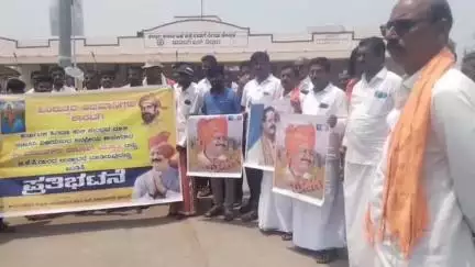 ಕಾರಟಗಿ: ಯತ್ನಾಳ್ ಉಚ್ಛಾಟನೆ ಖಂಡಿಸಿ ಪಟ್ಟಣದಲ್ಲಿ ಅಭಿಮಾನಿಗಳಿಂದ ಪ್ರತಿಭಟನೆ