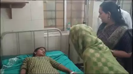 ಕಲಘಟಗಿ: ಕಲಘಟಗಿಯಲ್ಲಿ ಅಸ್ವಸ್ಥಗೊಂಡ ಎಸ್ ಎಸ್ ಎಲ್ ಸಿ ವಿದ್ಯಾರ್ಥಿನಿ ಆರೋಗ್ಯ ವಿಚಾರಿಸಿದ ಜಿಲ್ಲಾಧಿಕಾರಿ ದಿವ್ಯಪ್ರಭು