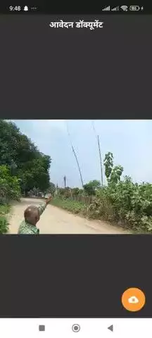 चमाव - कोईरान, बजरंग बिल्डिंग मटेरियल के पास बास बल्ली पर बिजली कनेक्शन पिछले करीब 15 साल से चल रहा है। अधिकारी उदासीनहै