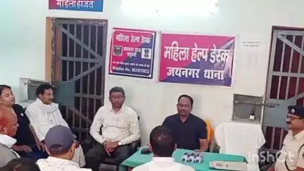 जयनगर थाना परिसर में एसडीओ वीरेंद्र कुमार की अध्यक्षता में ईद एवं रामनवमी को लेकर शांति समिति की बैठक आयोजित हुई।