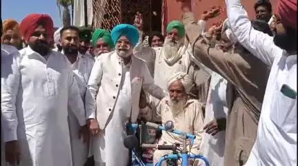 ਜੈਤੋ: ਬਾਜਾਖਾਨਾ ਰੋਡ ਤੇ ਨਵੀਂ ਸੋਚ ਨਵਾਂ ਪੰਜਾਬ ਮੁਹਿੰਮ ਦੇ ਤਹਿਤ ਕਿਸਾਨ ਸੰਮੇਲਨ ਚ ਕਪੂਰਥਲਾ ਤੋਂ ਵਿਧਾਇਕ ਰਾਣਾ ਗੁਰਜੀਤ ਸਿੰਘ ਹੋਏ ਸ਼ਾਮਲ