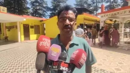 गंगोलीहाट: चैत्रीय नवरात्रि के पहले दिन गंगोलीहाट महाकाली मंदिर में उमड़ी भारी भीड़