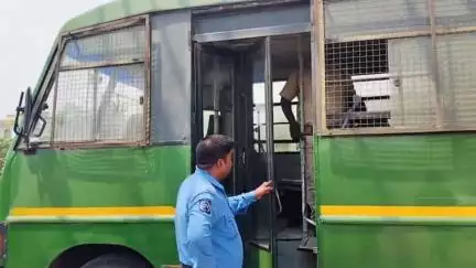 কালিয়াচক ১: নাবালিকাকে ধর্ষনের মামলায় মোহনপুর এলাকা থেকে গ্রেপ্তার ১, ধৃতকে রবিবার আদালতে পেশ