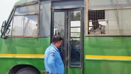 কালিয়াচক ২: হঠাৎপাড়া এলাকা থেকে জমি জায়গা সংক্রান্ত বিবাদের জেরে গন্ডগোল ও মারধর করায় গ্রেপ্তার এক, ধৃতকে রবিবার আদালতে পেশ