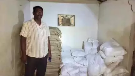 தொட்டியம்: காட்டுப்புத்தூர் அருகே தமிழக அரசால் தடை செய்யப்பட்ட ஒரு டன் எடையுள்ள 6 லட்சம் ரூபாய் மதிப்பிலான  புகையிலை மற்றும் பாக்குகள் பறிமுதல்