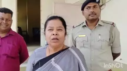 ধনিয়াখালি: 'পুলিশ বর্তমানে সমাজের বন্ধু, আগে পুলিশকে দেখলে মানুষ ভয় পেত' ধনিয়াখালি থানায় বললেন বিধায়ক