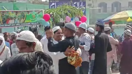 फलका मे ईद-उल-फितर की नमाज अदा की गई गले मिल कर दिए बधाई