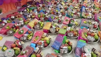 வண்டலூர்: கூடுவாஞ்சேரியில் உள்ள தனியார் மண்டபத்தில் கர்ப்பிணி தாய்மார்களுக்கான சமுதாய வளைகாப்பு ஆட்சியர் தலைமையில் நடைபெற்றது