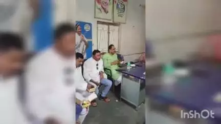 চাঁচল ২: মালতিপুর তৃণমূল কার্যালয়ে দলের নেতা কর্মীদের সাথে ঈদের শুভেচ্ছা বিনিময় বিধায়কের