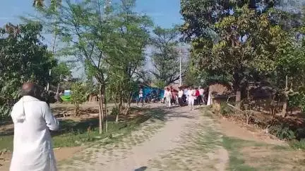 पैक्स चुनाव। प्रत्याशी धर्मेन्द्र यादव अपना रैली करते हुए Barka Gaon Punchayat Me
ब्लैक बोर्ड छाप।
2.04.2025 को चुनाव है