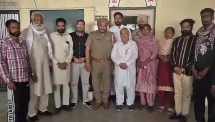 ਜ਼ੀਰਾ: ਥਾਣਾ ਮੱਲਾਂ ਵਾਲਾ ਵਿਖੇ ਨਗਰ ਕੌਂਸਲਰਾਂ ਵੱਲੋਂ ਯੁੱਧ ਨਸ਼ਿਆਂ ਦੇ ਵਿਰੁੱਧ ਮੁਹਿੰਮ ਤਹਿਤ ਥਾਣਾ ਮੁਖੀ ਨਾਲ ਕੀਤੀ ਵਿਸ਼ੇਸ਼ ਮੀਟਿੰਗ