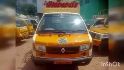 மேலூர்: மேலூரில் கொடுத்த பணத்தை கேட்டதால் அரிவாளால் சரமாரியாக வெட்டு - CCTV காட்சி வைரல் #viral
