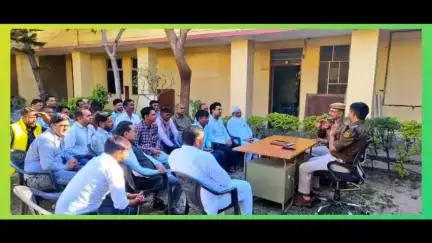 थाना #कालाडेरा व #गोविन्दगढ पर आगामी त्यौंहारों को देखते हुए CLG सदस्यों, पुलिस मित्रों, ग्राम रक्षकों की मीटिंग ली