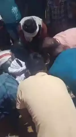 harda jile ke Bajaniya ganb me tractor ke niche dabane se yuvak Ki maut Achanak tractor nali mein girne se yuvak dava sa
