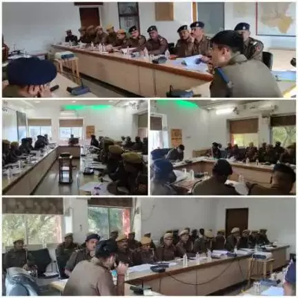 आगामी त्योहारों को मध्यनजर रखते हुए श्रीमान जिला पुलिस अधीक्षक दौसा #श्री_सागर_राणा_आईपीएस के निर्देशन में क्राइम मीटिंग का आयोजन किया गया। जिसमे जिले के समस्त अधिकारी उपस्थित रहे। आगामी त्योहारों को शांतिपूर्ण समापन के लिए आवश्यक दिशा निर्