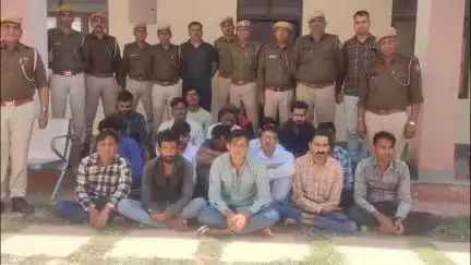 #PS मूण्डवाः- ग्राम झुण्झडा में एक घर में जुआ खेलते हुए कुल 18 व्यक्तियों को #गिरफ्तार कर, कुल 1,00,900/- रूपये की जुआ राशि बरामद की गई।