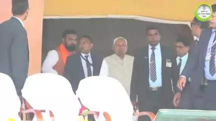 माननीय मुख्यमंत्री श्री नीतीश कुमार द्वारा 51 हजार 389 शिक्षकों को नियुक्ति-पत्र वितरण किया गया l
#NitishKumar
#BiharEducationDept