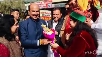 जयसिंहपुर: आयुष एवं खेल मंत्री यादविंदर गोमा ने रिवालसर में गुरु पदम संभव के जन्मदिन पर मेले की शोभा यात्रा में हिस्सा लिया