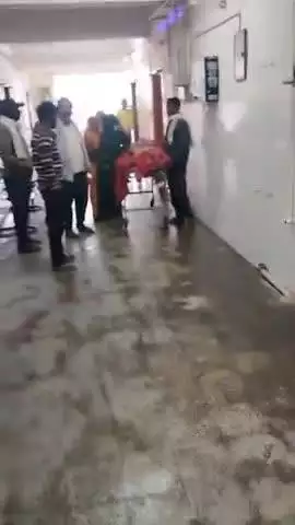 Anumandal hospital benipur subah 6:00 baje doctor nahin tha emergency ward mein ek aadami ka # mrutyu Ho Gaya