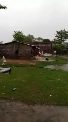 वार्ड नंबर 12 से देख रहे आप पूरा बारिश हो रहा है सुपौल जिला सड़क में राघोपुर
 धर्म पट्टी
