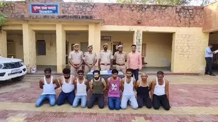 #Balotra: ऑपरेशन खुलासा के तहत नकबजनी गैंग का पर्दाफाश।

8 सदस्य गिरफ्तार।

सोना चांदी व 02 लाख रूपये रोकड़ बरामद।
