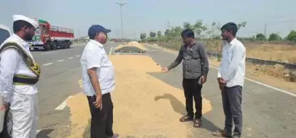 చివ్వెంల: ధాన్యం   కొనుగోలు త్వరగా ప్రారంభించాలి: అదనపు కలెక్టర్ 
పి. రాంబాబు