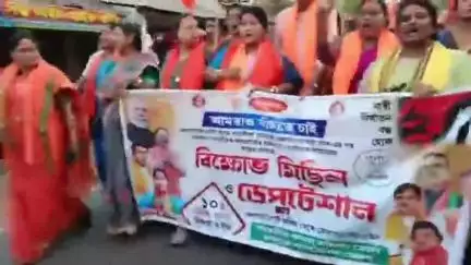 কোলাঘাট: কোলাঘাট রাইন গ্রামে নাবালিকা নির্যাতনের ঘটনার প্রতিবাদে কোলাঘাটেBJPমহিলা মোর্চার প্রতিবাদ মিছিল ও কোলাঘাট থানায় ডেপুটেশন