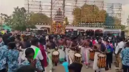 வீரகேரளம்புதூர்: சுரண்டை சிவகுருநாதபுரம் முப்புடாதி அம்மன் கோவில் பங்குனி திருவிழா