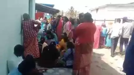 ಅರ್ಕಲ್ಗುಡ್: ಗರಿಘಟ್ಟ ಗ್ರಾಮದ ಮನೆಯಲ್ಲಿ ಮರದ ಕೆಲಸ ಮಾಡುತ್ತಿದ್ದಾಗ ವಿದ್ಯುತ್ ಸ್ಪರ್ಶಿಸಿ ಇಬ್ಬರು ದುರ್ಮರಣ
