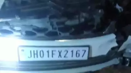 बेरो: बेड़ो थाना क्षेत्र के लमकाना मोड़ पर कार और ट्रेलर की टक्कर में एक बुजुर्ग महिला की मौत, तीन घायल