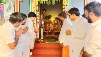 குந்தா: கல்லக்கொரை கிராமத்தில் மாரியம்மன் கோயில் மகா கும்பாபிஷேக விழா: மாவட்ட அதிமுக கழக செயலாளர் பங்கேற்பு